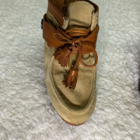 L. A.M.B. By Gwen Stefani tan suade & natural leather wedge clog/mule - Picture 8 of 16